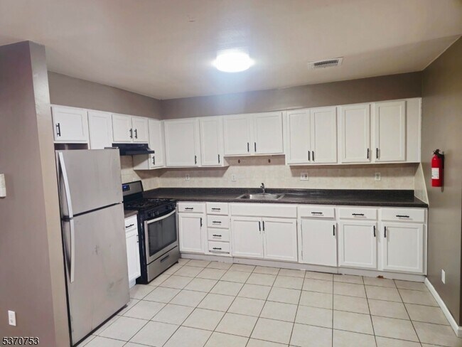 Foto del edificio - 447 S 18th St