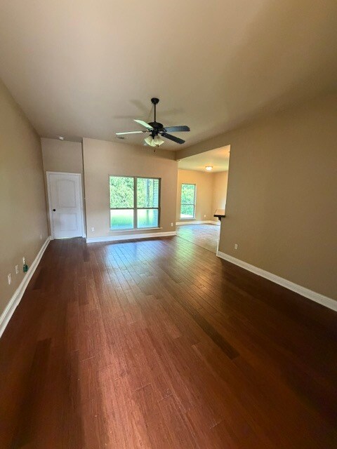 Building Photo - 16842 Glenwood Springs Dr