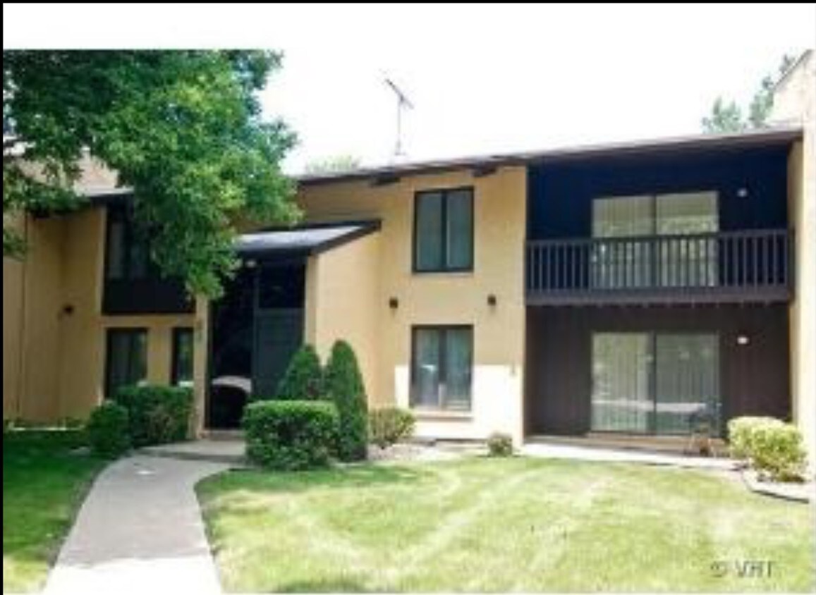 Front entrance - 1050 Holbrook Rd