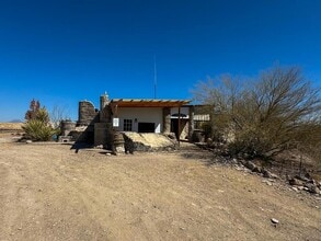 Building Photo - 400 N Smiling Dog Trail