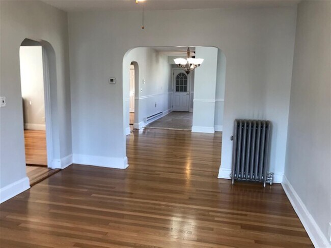 Foto del edificio - 17 Burget Ave