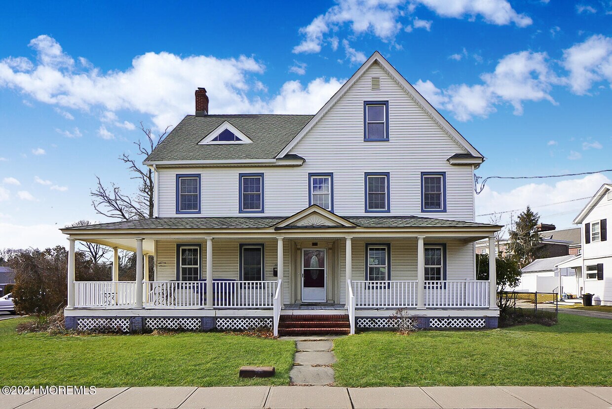 Primary Photo - 207 Locust Ave