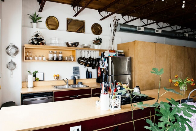 Kitchen - 918 N Main St