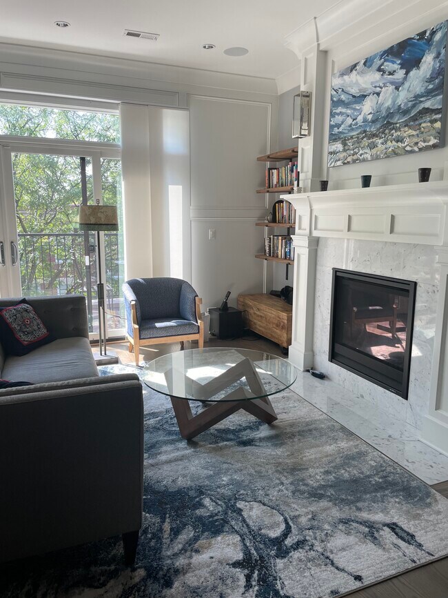 Living area - 2455 N Racine Ave
