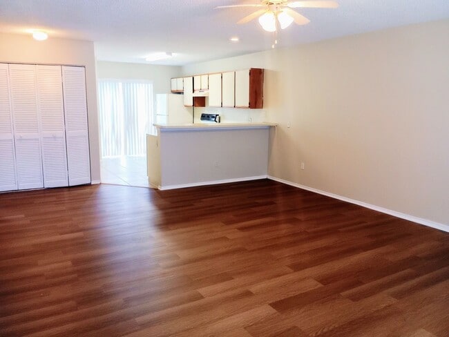 Building Photo - 3651 N Goldenrod Rd