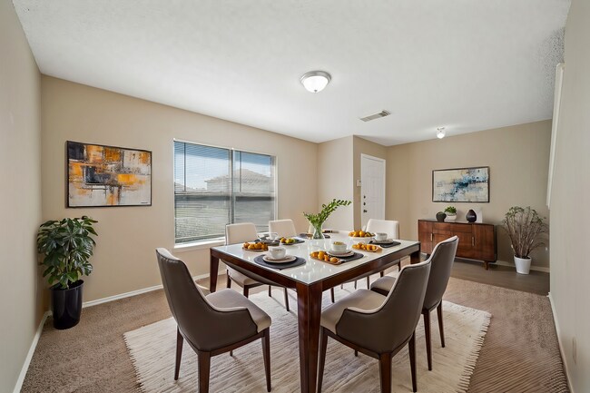 Building Photo - 3 Bedroom/2.5 Bathroom located in Meadow B...