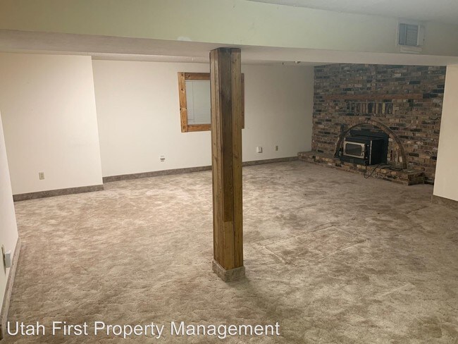 Foto del edificio - 5 br, 3 bath House - 3637 Pomegranate Way