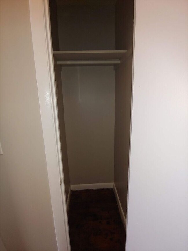 Building Photo - Come See this Fantastic Apartment