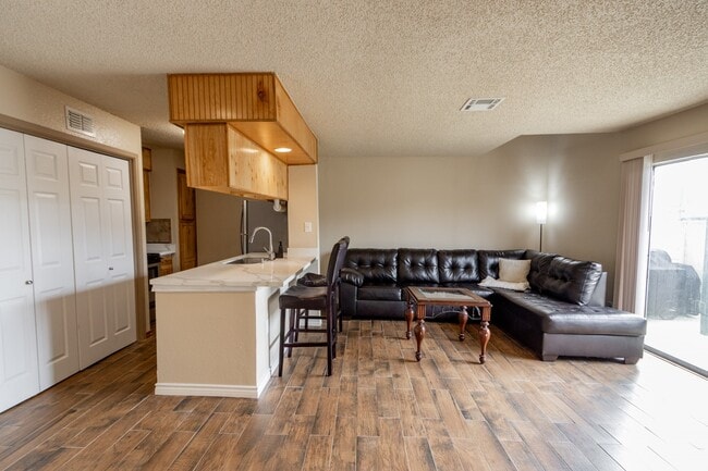 Building Photo - 250 El Dorado Blvd