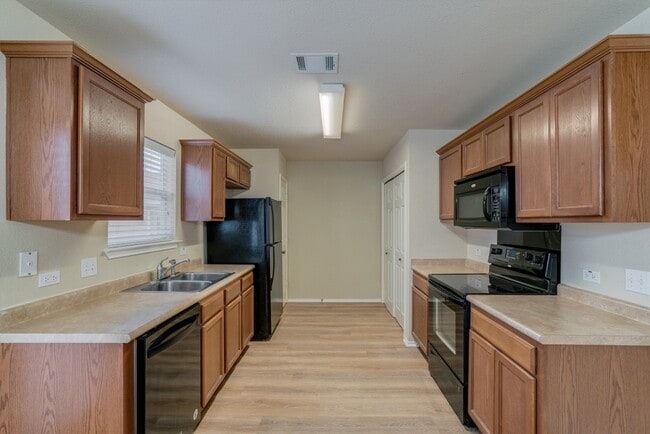 Building Photo - 1504 Big Thicket Dr