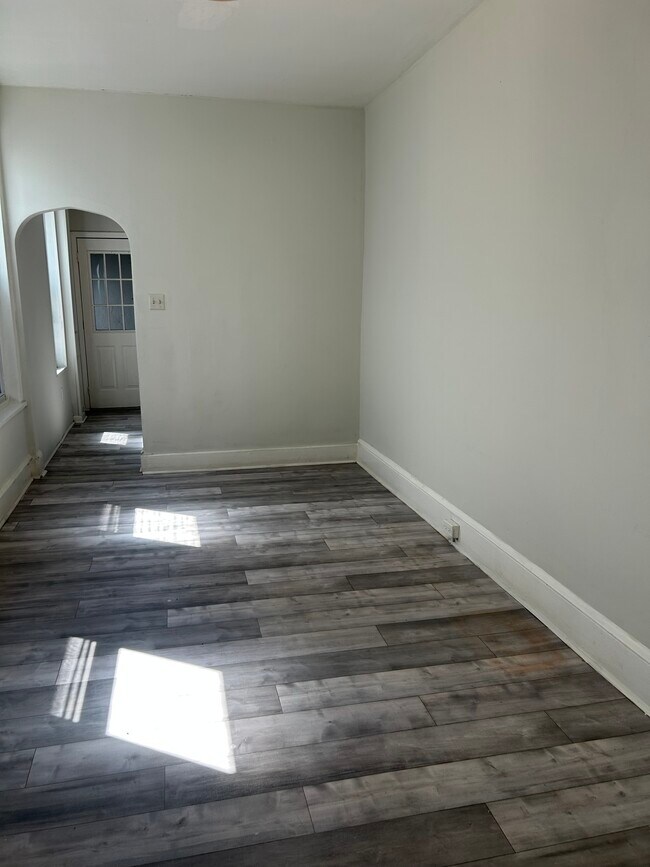 Building Photo - 1034 N 12th St