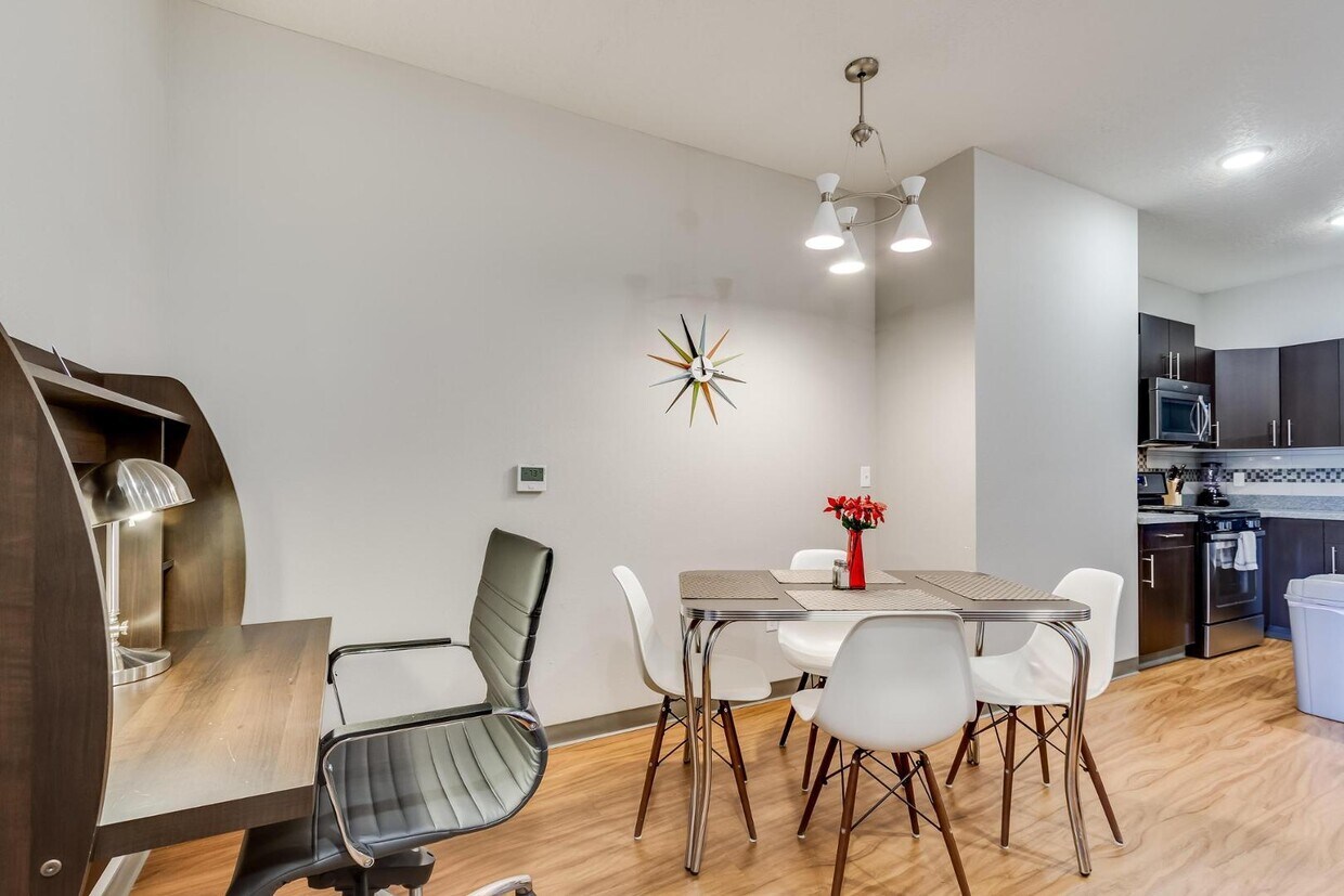 Foto principal - 950 4th St NW