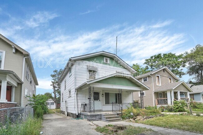 Foto del edificio - 563 S Burgess Ave