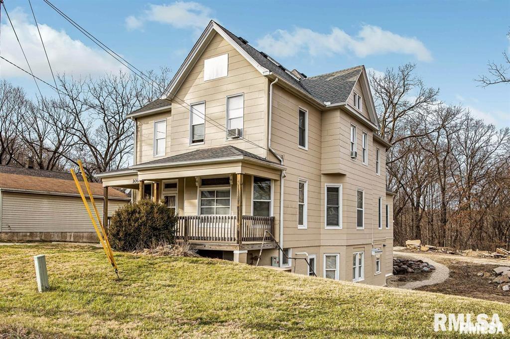 300 Colona Ave Unit B, Bartonville, IL 61607 Room for Rent in