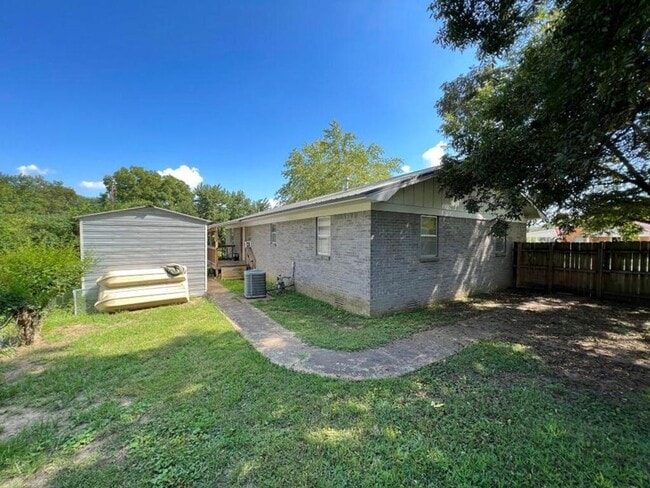 Building Photo - Beautiful Home with Storage and a corner Lot!