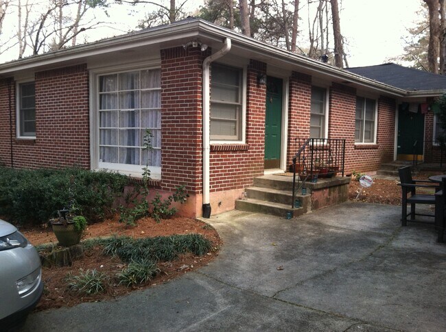 Foto del edificio - 1805 Piedmont Way NE