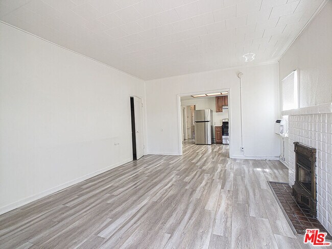 Foto del edificio - 336 S Wilton Pl