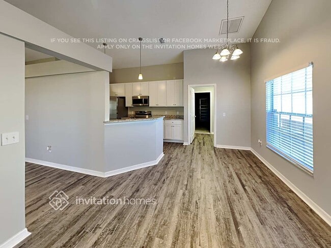 Building Photo - 10424 Autumnwood Dr