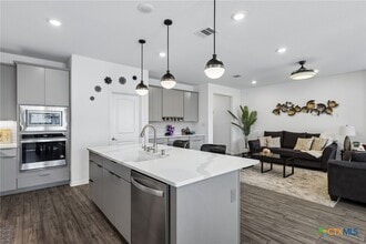 Building Photo - 228 High Mesa Dr