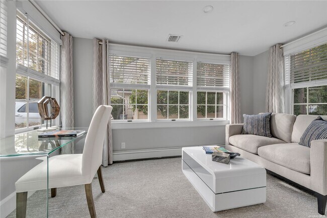 Foto del edificio - 33 Hilltop Rd