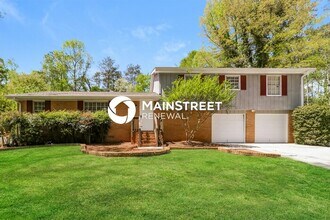 Building Photo - 2255 Kings Forest Dr SE