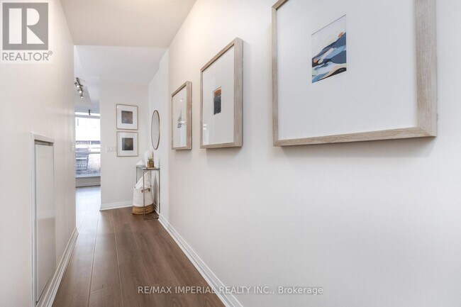 Photo du bâtiment - 8-318 Mercer St