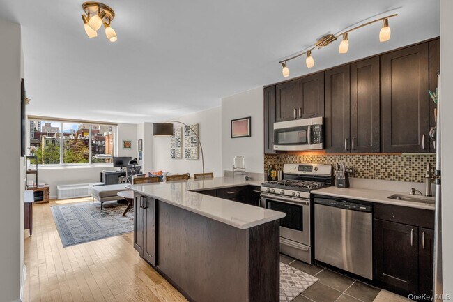 Building Photo - 345 E 93rd St