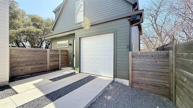 Foto del edificio - 3417 Elija St