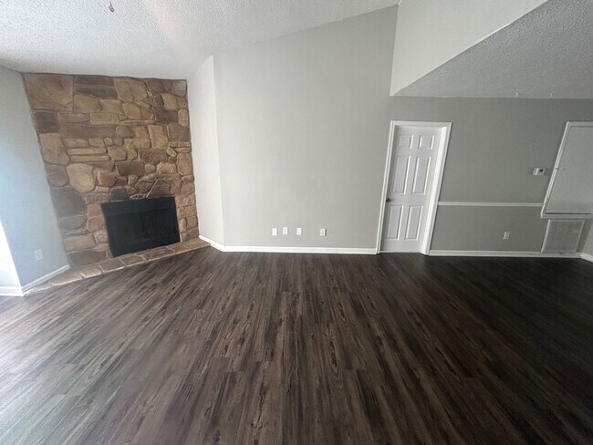 Foto del edificio - 3609 Juneau Rd