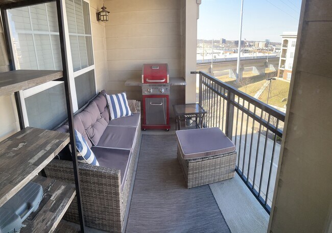 Balcony - 1270 Strassner Dr