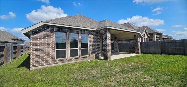 Foto del edificio - 5614 Vintage Oaks Ln