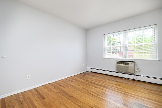Building Photo - 388 Courtland Ave
