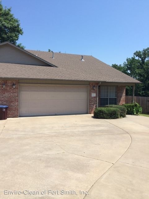 Primary Photo - 5705-5707 Elmwood Pl