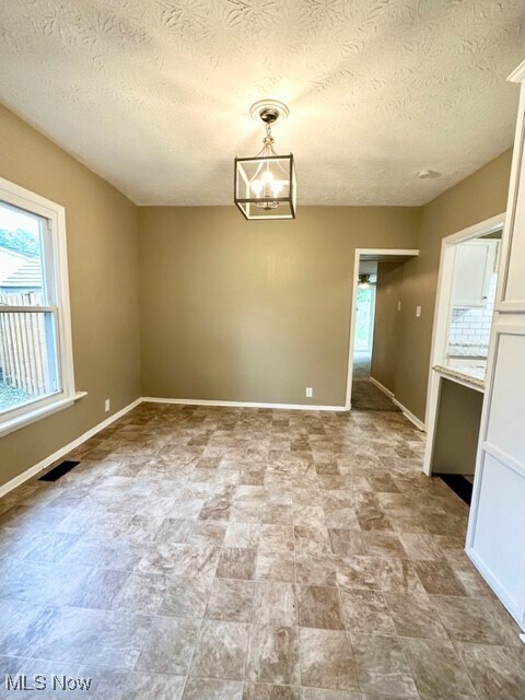 Foto del edificio - 422 W Smith Rd