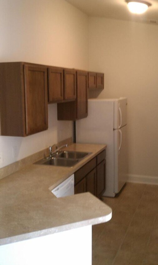 Building Photo - 239 Portsmith Dr