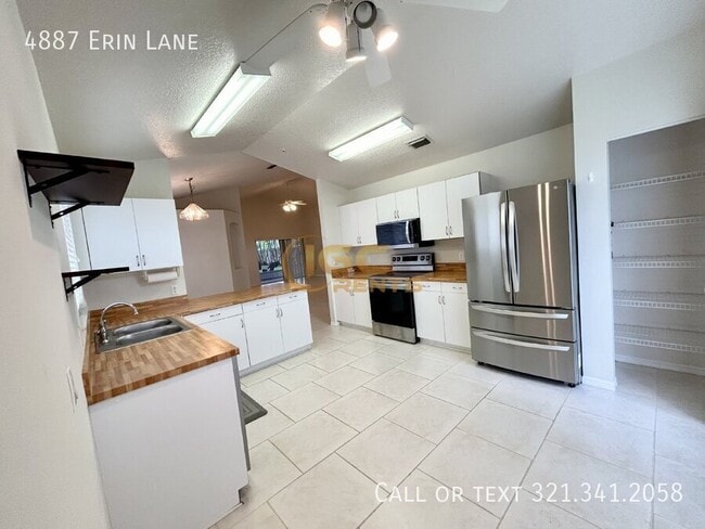 Foto del edificio - 4887 Erin Ln