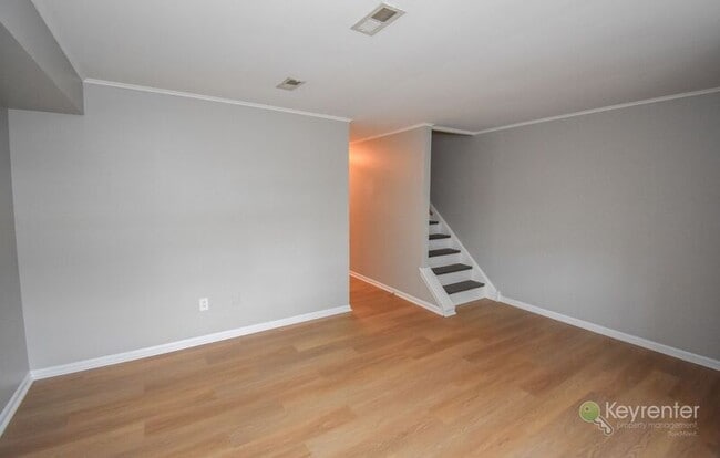 Photo - 1006 N York Rd Apartment