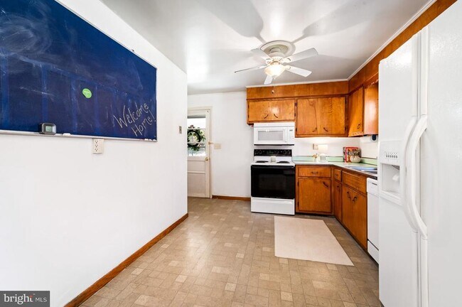 Foto del edificio - 16811 Ridge Rd