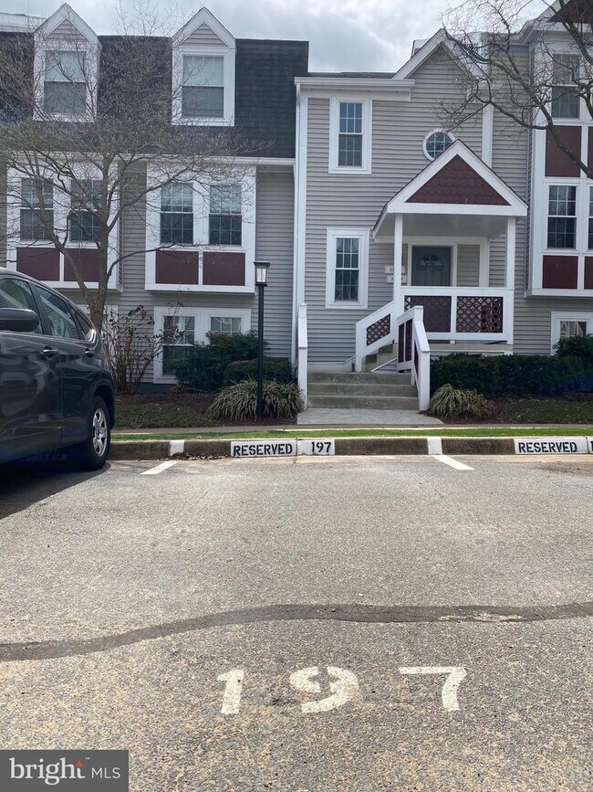 Foto del edificio - 12891B Grays Pointe Rd