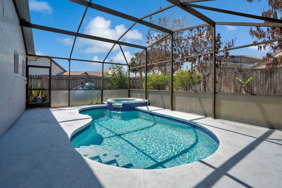 Foto del edificio - 4805 Kingston Cir