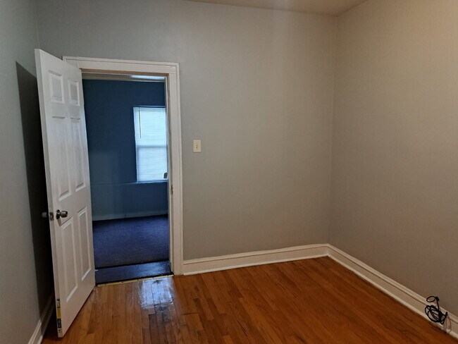 Foto del edificio - 7810 S Marshfield Ave