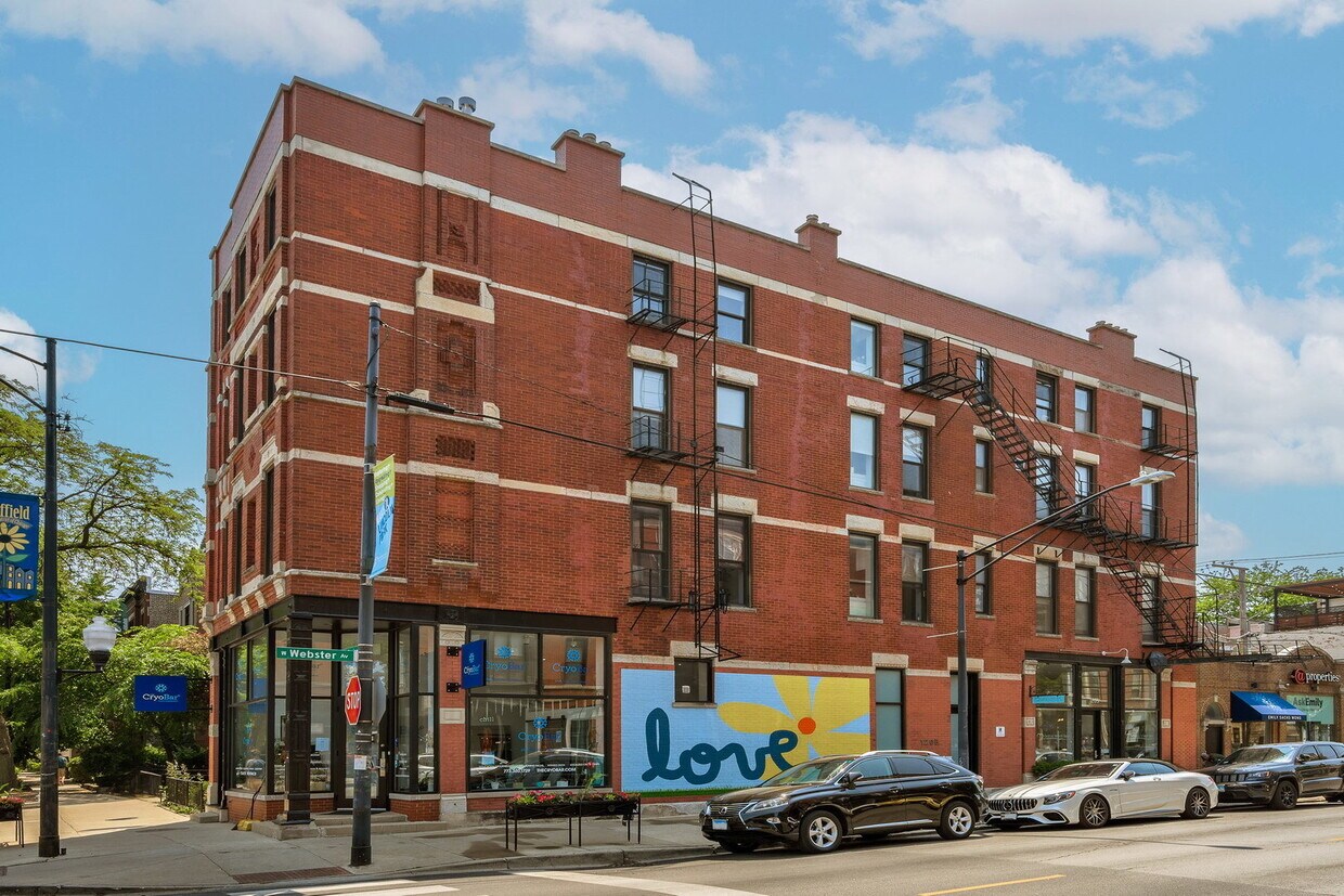 Foto principal - 1205 W Webster Ave