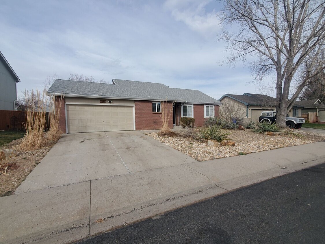 Primary Photo - Beautiful 4 Bedroom Home with Large Baseme...