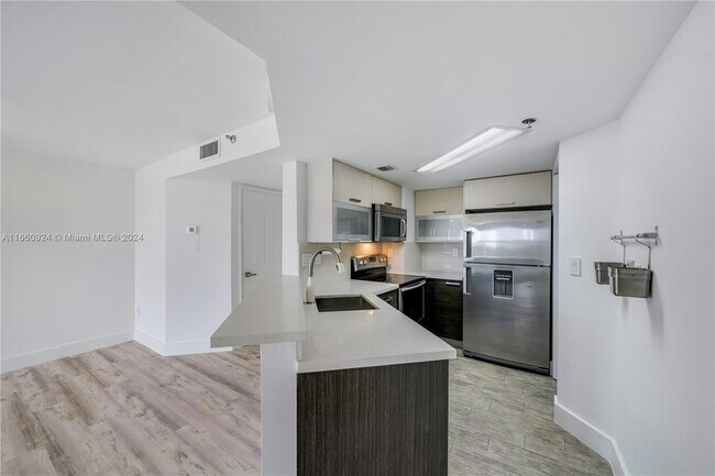 Foto del edificio - 2351 Douglas Rd