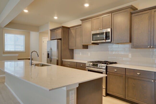 Building Photo - Alpine Glen Lennar Home ****Move In Specia...