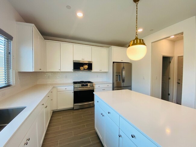 Building Photo - $3,000 Clovis & Shepherd, 4 Bedroom - Lest...