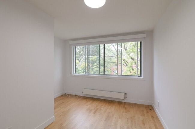 Building Photo - 4515 Rue Dupuis