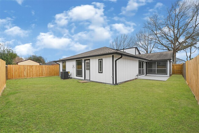 Building Photo - 6507 Paso Del Sol Dr