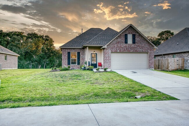 Foto del edificio - 211 Zachary Ln