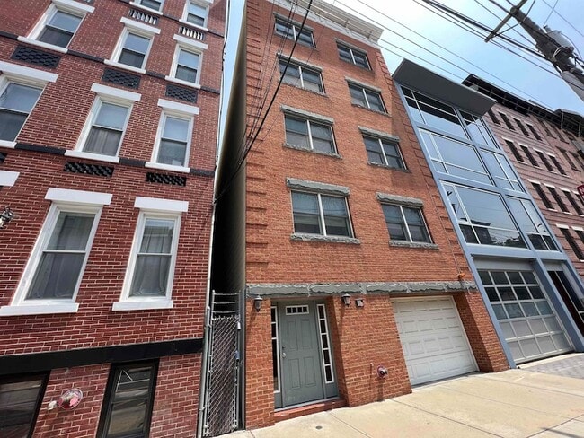 Foto del edificio - 613 Monroe St